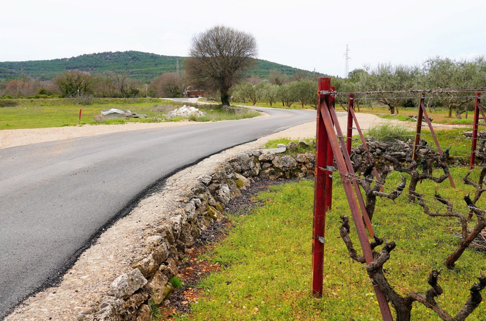 Ulaganja u komunalnu infrastrukturu na području Dubrave i u Mravnici 